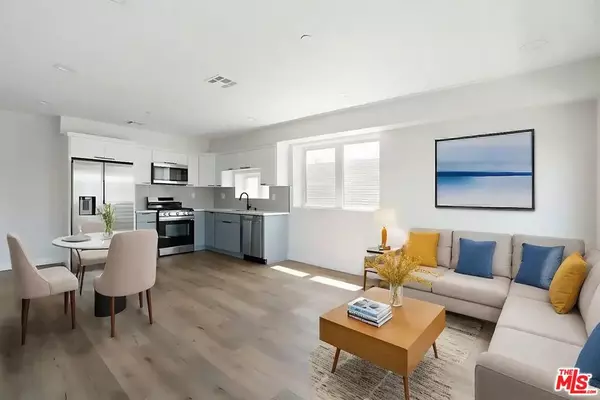 1726 Menlo AVE #1/2, Los Angeles, CA 90006