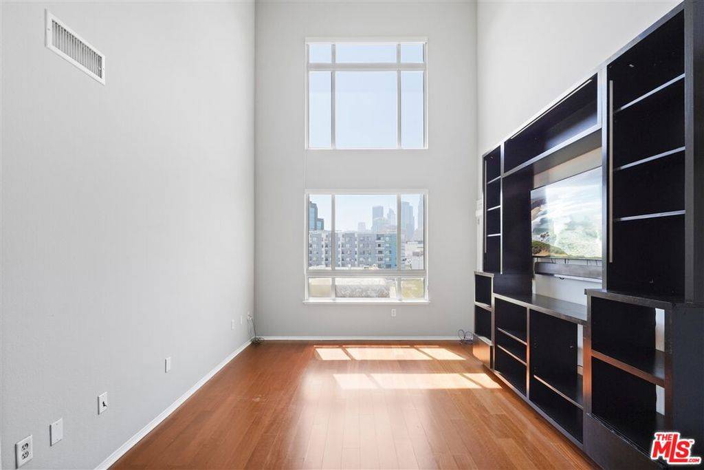 Los Angeles, CA 90012,100 S Alameda ST #404