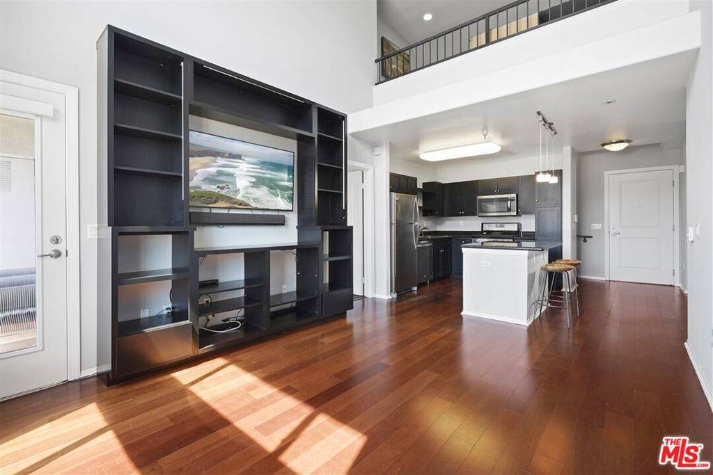 100 S Alameda ST #404, Los Angeles, CA 90012