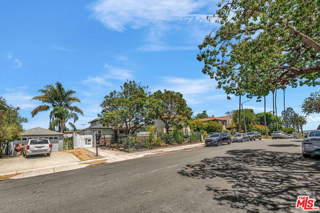 Los Angeles, CA 90066,3616 Mountain View AVE