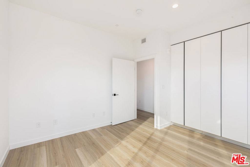 West Hollywood, CA 90069,829 Larrabee ST #PH 402