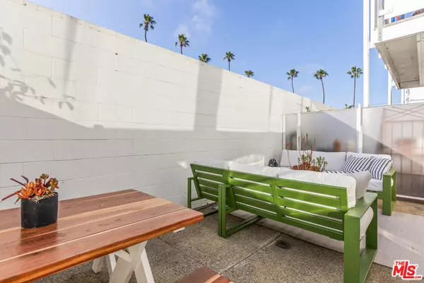 Venice, CA 90291,615 Hampton DR #A102