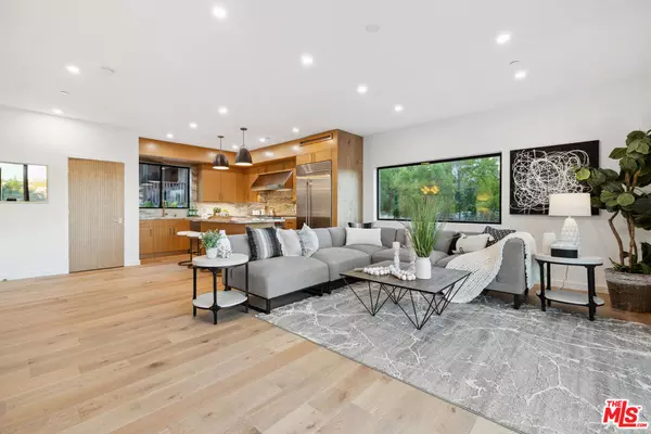 Woodland Hills, CA 91364,5221 Campo RD