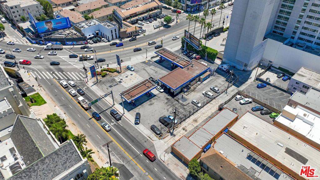 Los Angeles, CA 90028,1787 N Highland AVE