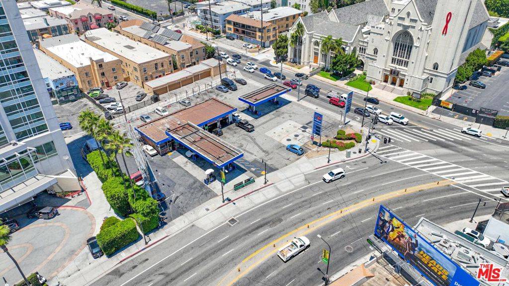 Los Angeles, CA 90028,1787 N Highland AVE