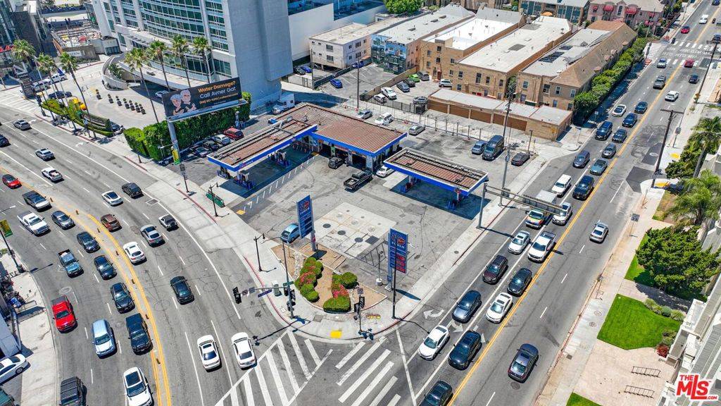 Los Angeles, CA 90028,1787 N Highland AVE