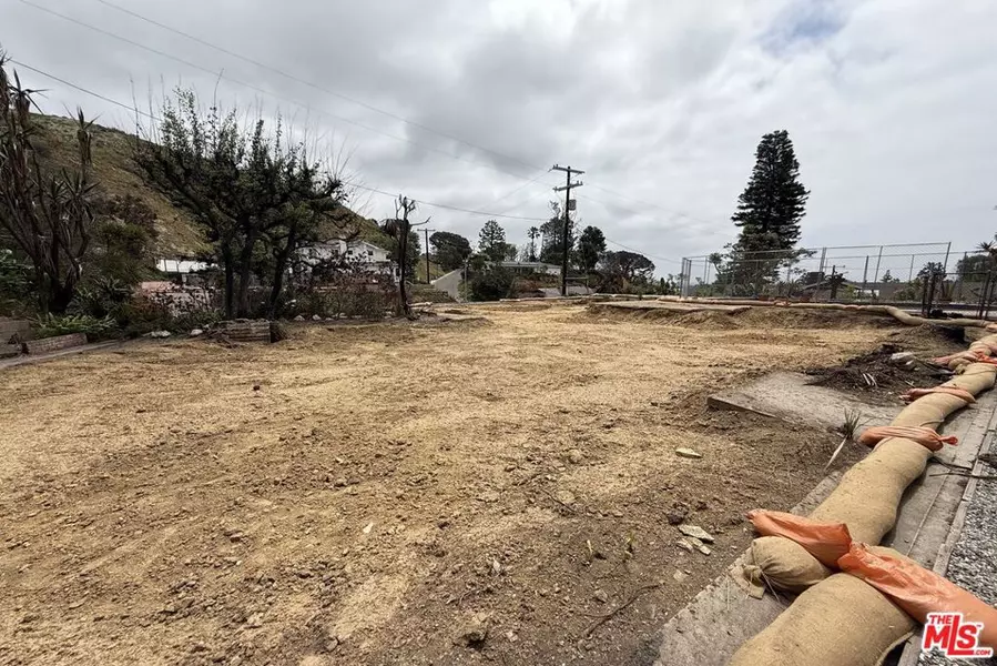 1403 Marinette RD, Pacific Palisades, CA 90272