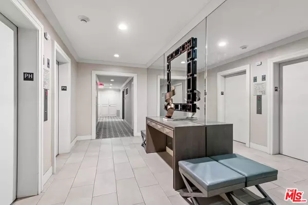 Los Angeles, CA 90024,865 Comstock AVE #PHD