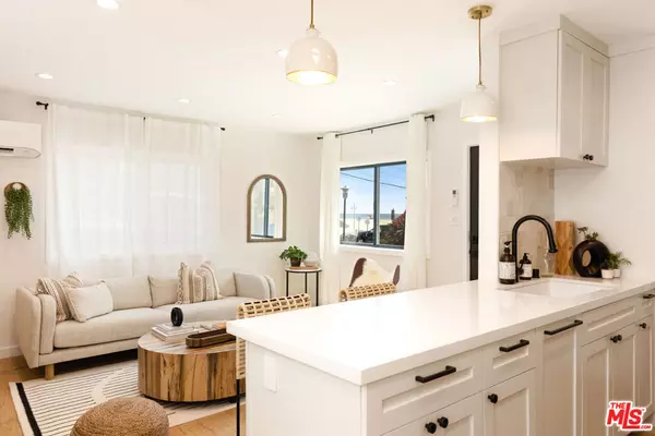 Venice, CA 90291,17 Sunset AVE #1