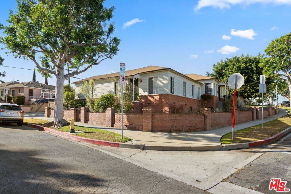 Inglewood, CA 90303,10200 S 1st AVE