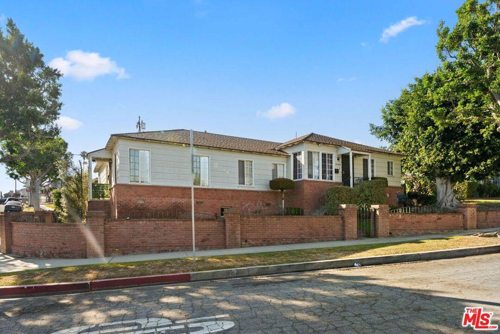 10200 S 1st AVE, Inglewood, CA 90303