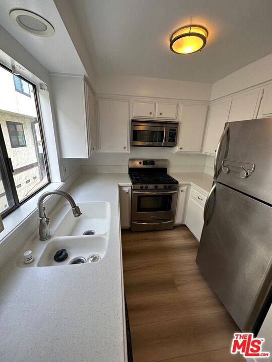 Santa Monica, CA 90405,2666 31st ST #2