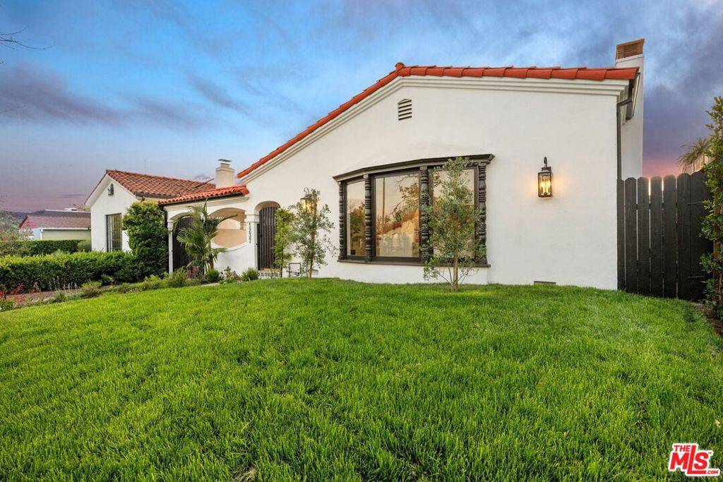1237 S Curson AVE, Los Angeles, CA 90019