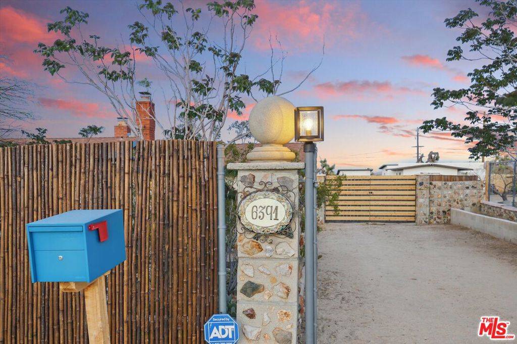 Yucca Valley, CA 92284,6391 Ruth DR