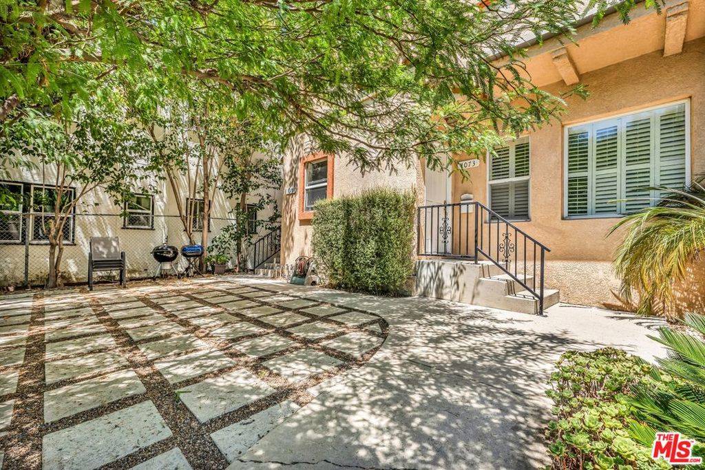 Los Angeles, CA 90019,1073 S Mansfield AVE