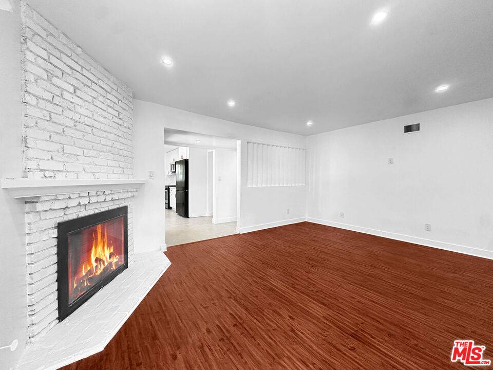 Inglewood, CA 90301,804 E Kelso ST #1