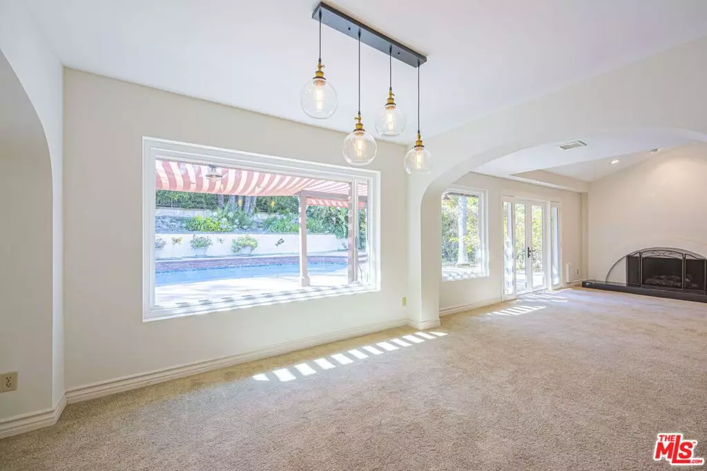 Thousand Oaks, CA 91360,3926 Corte Cancion