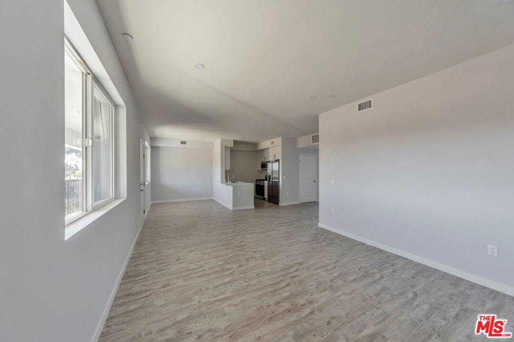 Los Angeles, CA 90045,5506 Thornburn ST #403