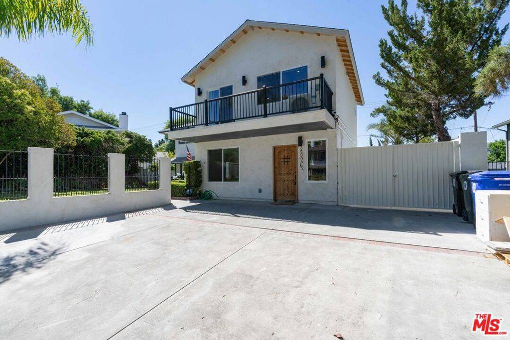 Newhall, CA 91321,23906 1/2 Darbun DR