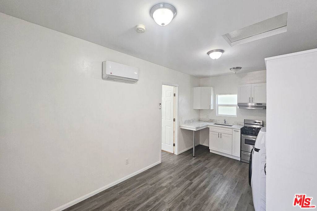 Northridge, CA 91325,8454 Zelzah AVE