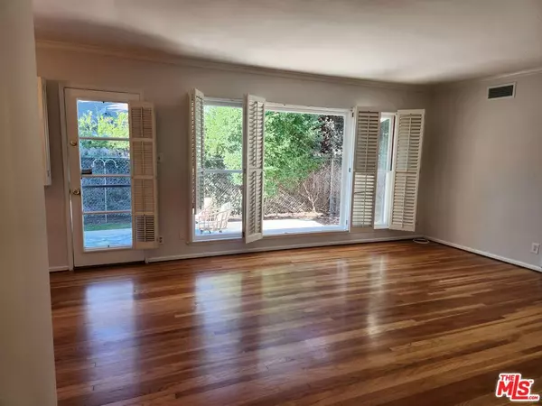 Tarzana, CA 91356,19229 Aetna ST