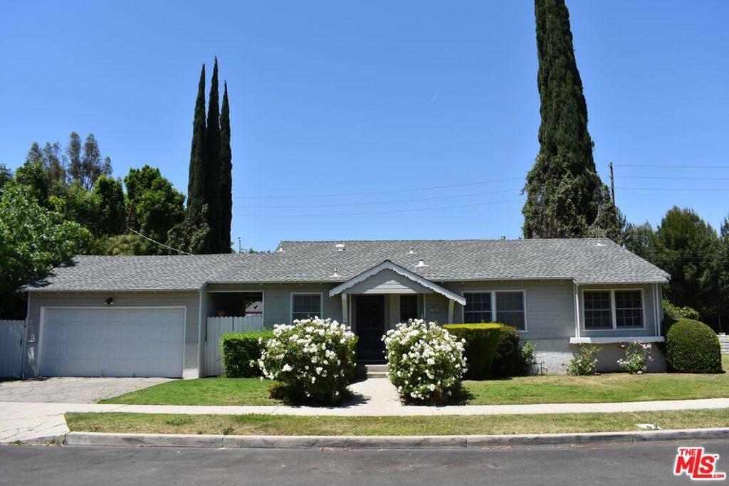 19229 Aetna ST, Tarzana, CA 91356