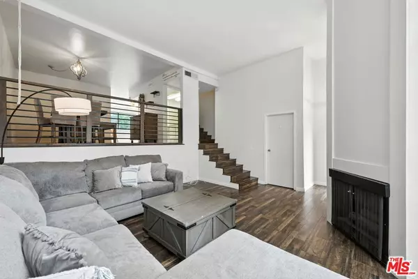 6225 Shoup AVE #109, Woodland Hills, CA 91367