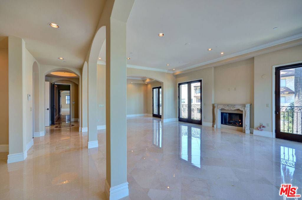 Westwood, CA 90024,10830 Massachusetts AVE #301