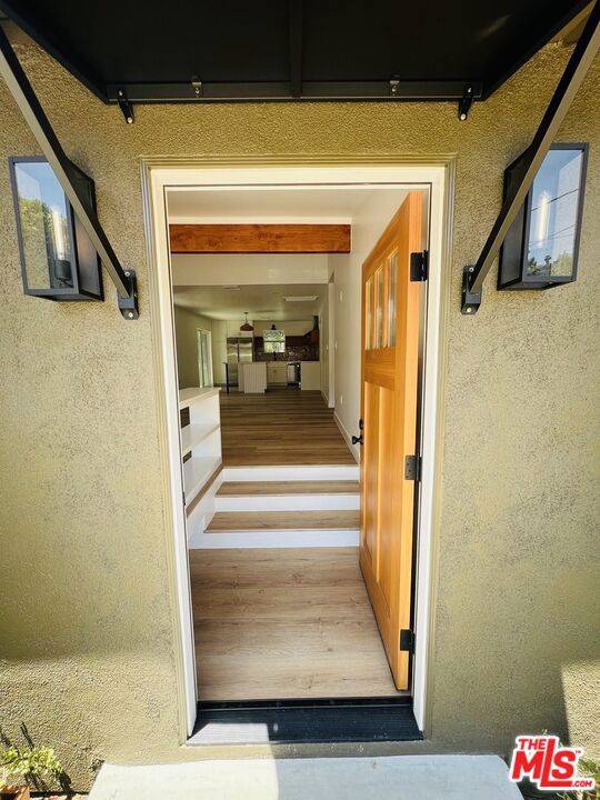 Los Angeles, CA 90027,3815 Fernwood AVE