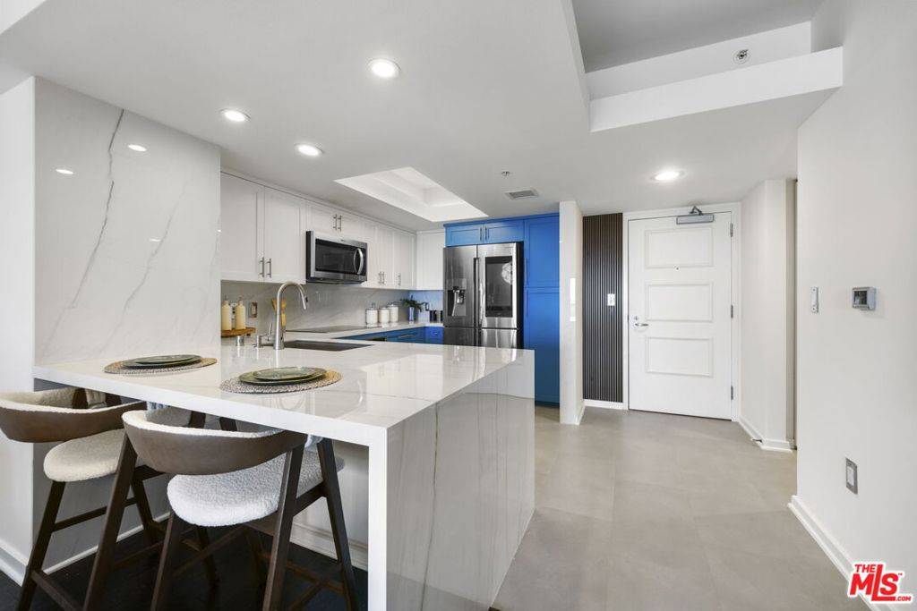 Marina Del Rey, CA 90292,13700 Marina Pointe DR #809