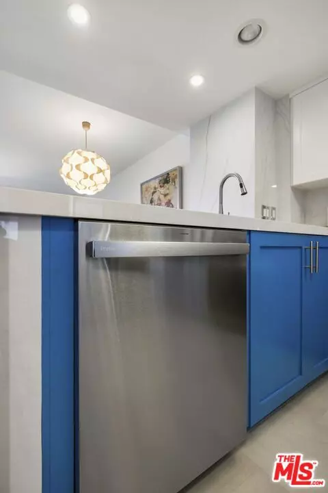 Marina Del Rey, CA 90292,13700 Marina Pointe DR #809