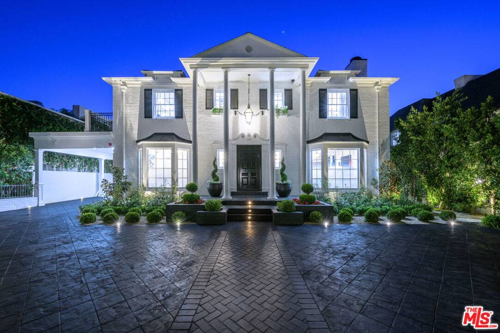 Beverly Hills, CA 90210,9885 Carmelita AVE
