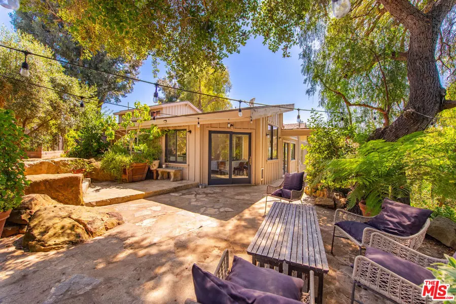 20812 Hillside DR, Topanga, CA 90290