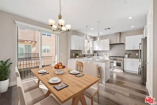 Calabasas, CA 91302,4377 Paxton Place