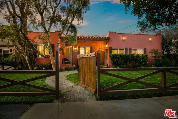 10721 AQUA VISTA ST #1, Toluca Lake, CA 91602