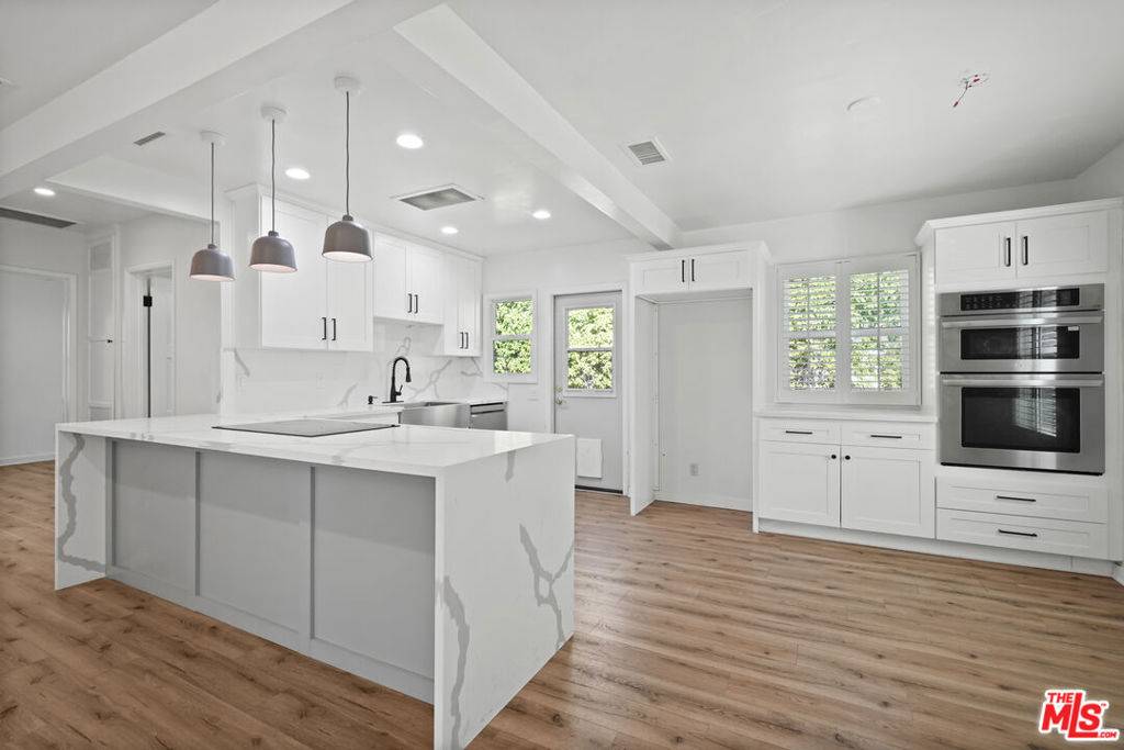 La Crescenta, CA 91214,2817 Stevens ST