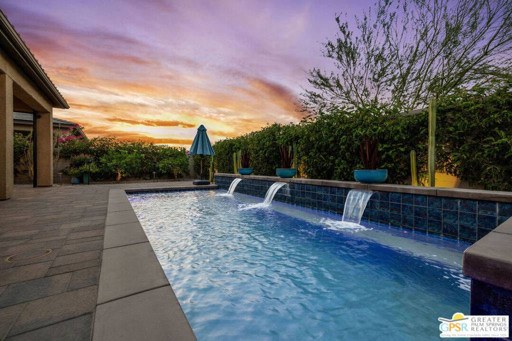 Rancho Mirage, CA 92270,14 Cork Tree