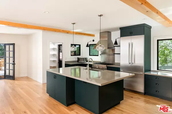 Altadena, CA 91001,956 Parkman ST