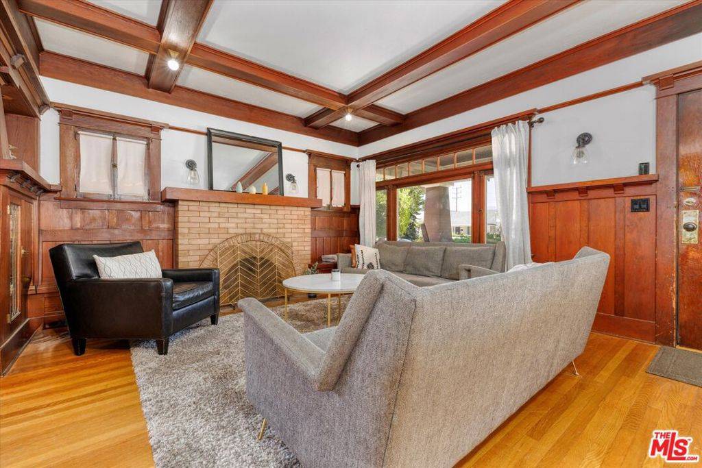 Glendale, CA 91203,368 Milford ST