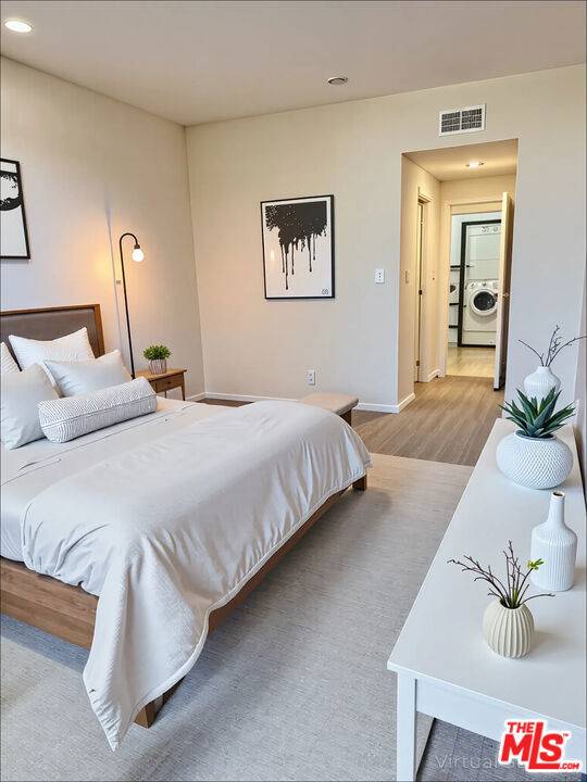 Los Angeles, CA 90048,660 N Sweetzer AVE #204