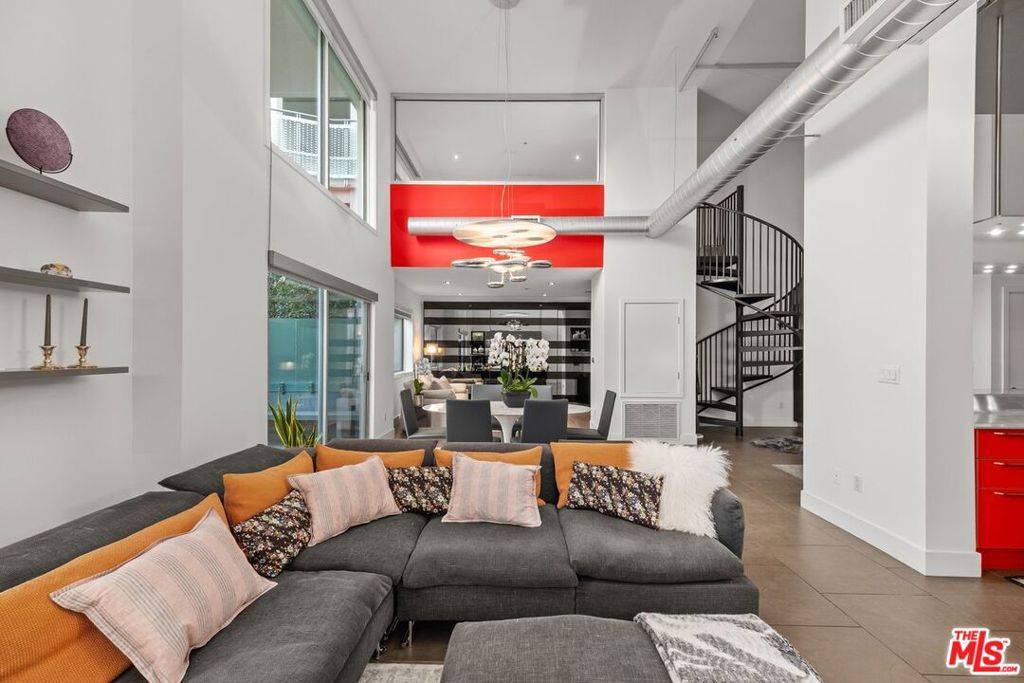 Los Angeles, CA 90025,1700 Sawtelle BLVD #115
