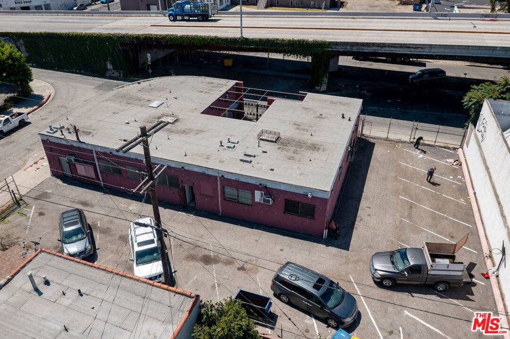 Compton, CA 90221,325 E Rosecrans AVE