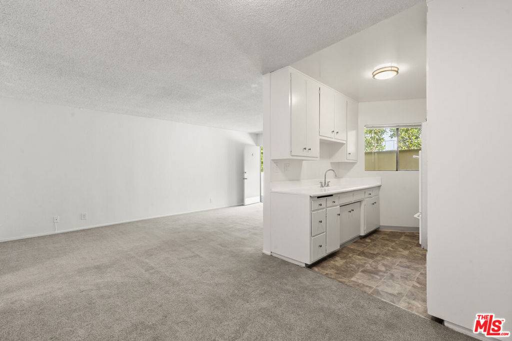 West Hollywood, CA 90069,929 N San Vicente BLVD #4