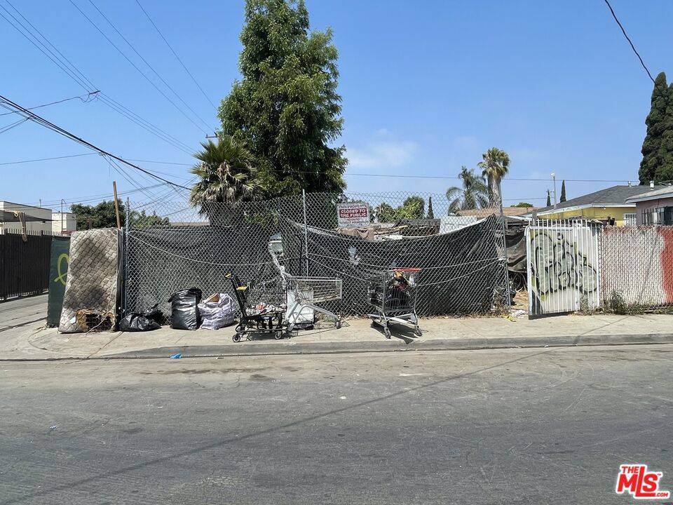 8511 Holmes AVE, Los Angeles, CA 90001