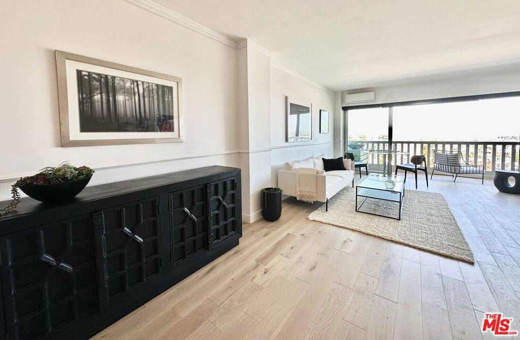 West Hollywood, CA 90069,999 N Doheny DR #1108