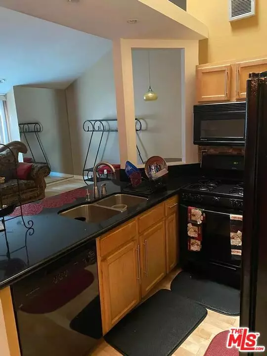 Inglewood, CA 90301,726 S Fir AVE #3
