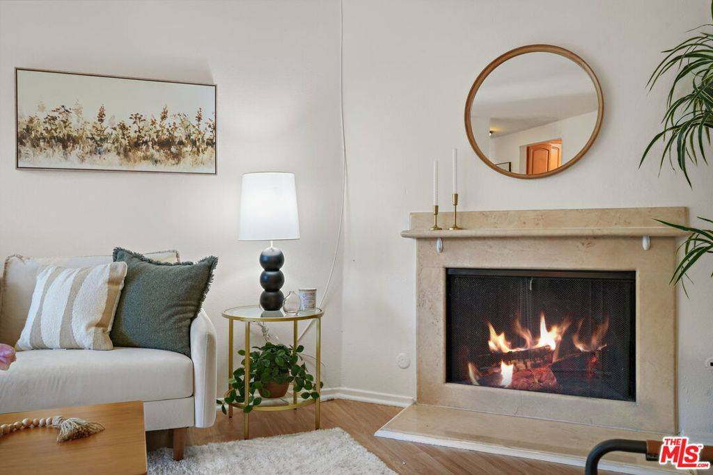 Tarzana, CA 91356,18411 Hatteras ST #106