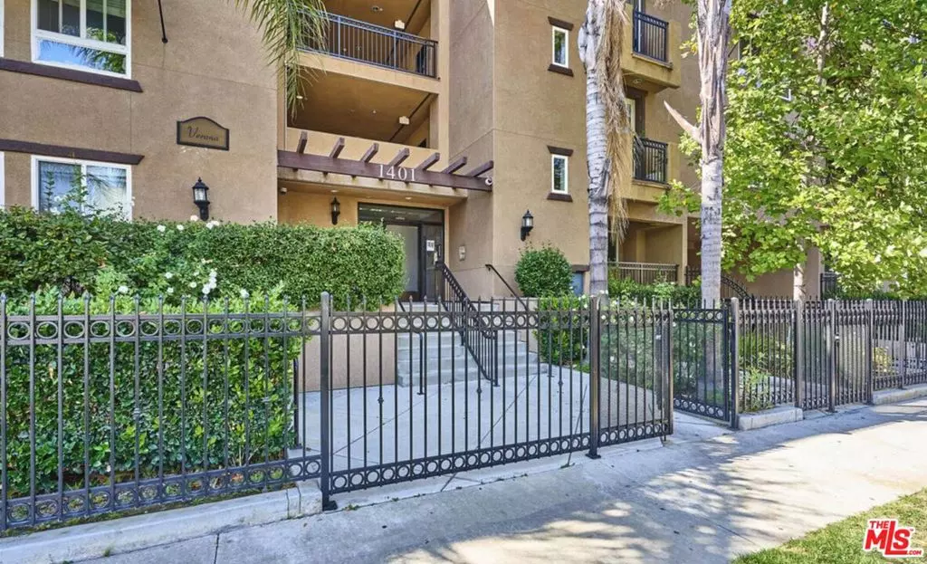 Los Angeles, CA 90019,1401 S St Andrews PL #201
