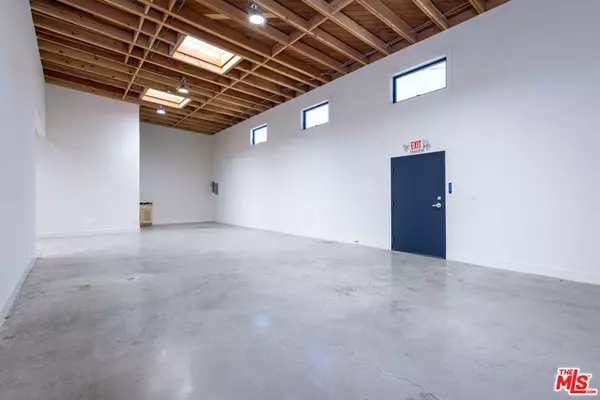 Los Angeles, CA 90016,3019 S Orange DR