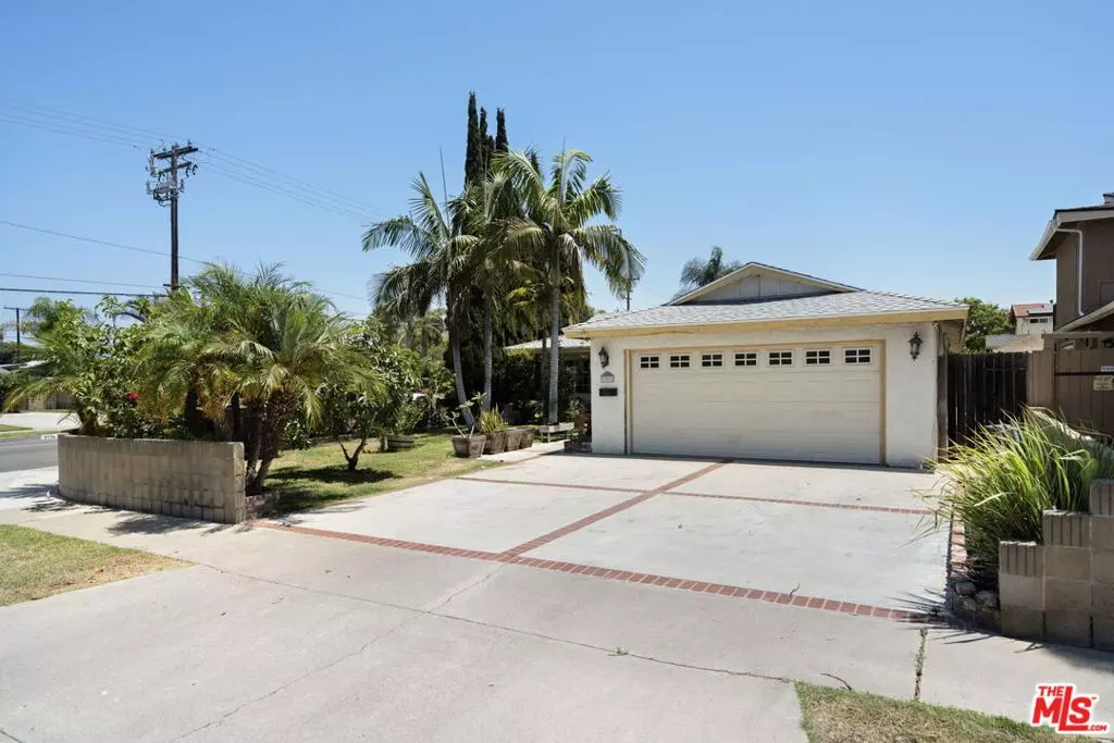Anaheim, CA 92806,700 S Plymouth PL